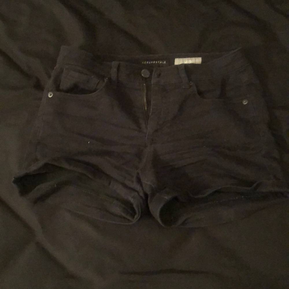 Black Aéropostale shorts